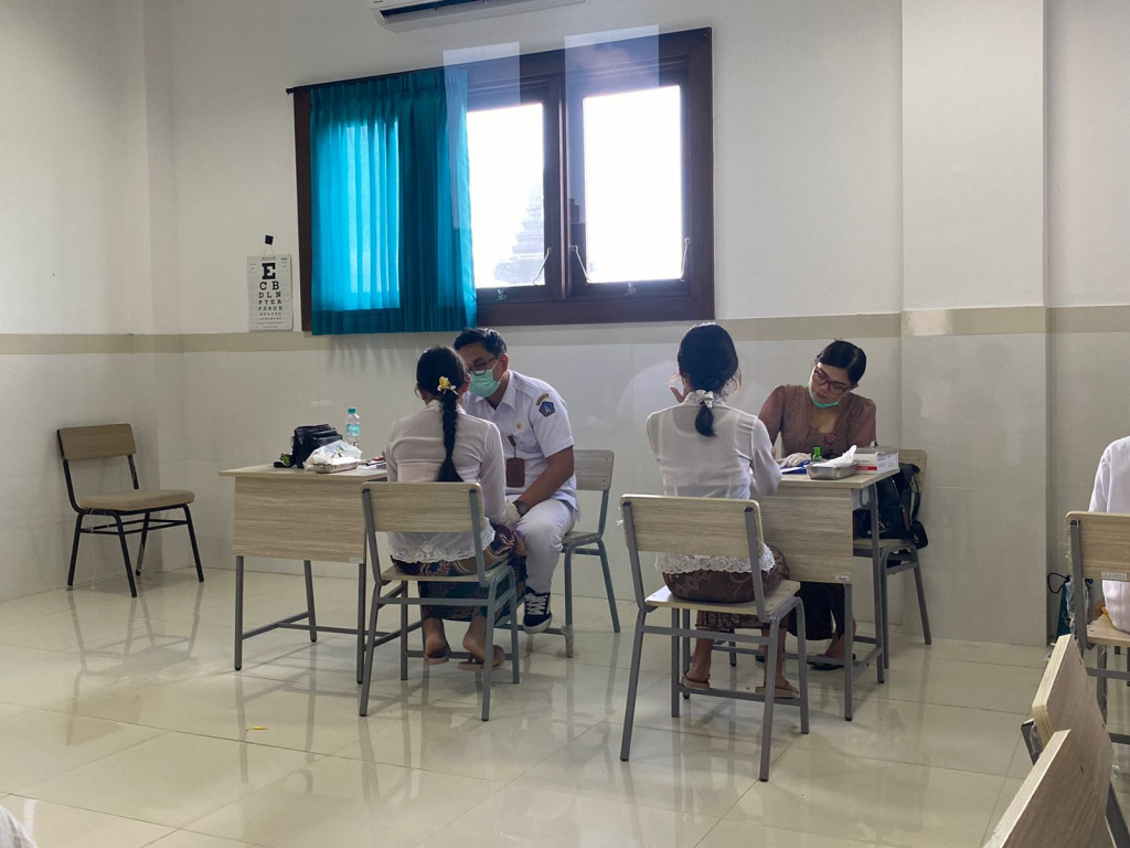 KEGIATAN SKRINING KESEHATAN DI SMPN 7 MENGWI